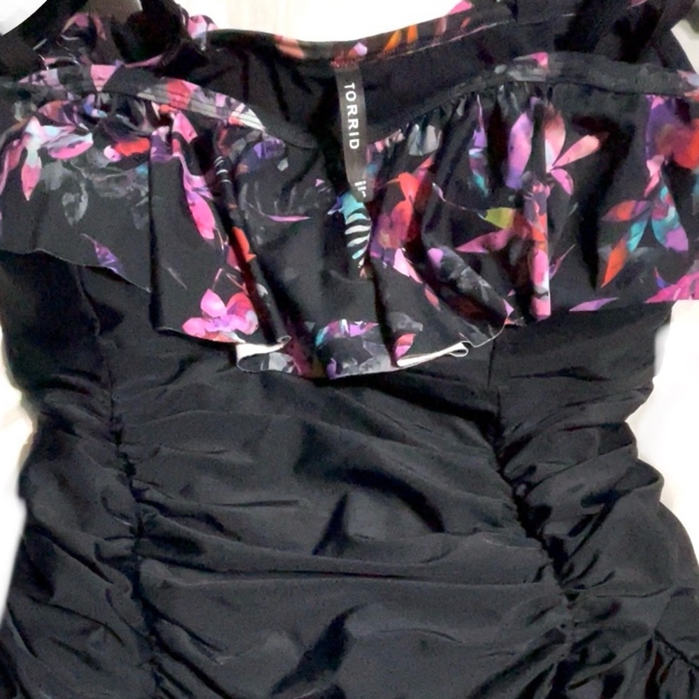 🌼TORRID Ruffle Trim Off-The-Shoulder Ruched Swimsuit🌼 - Picture 4 of 15